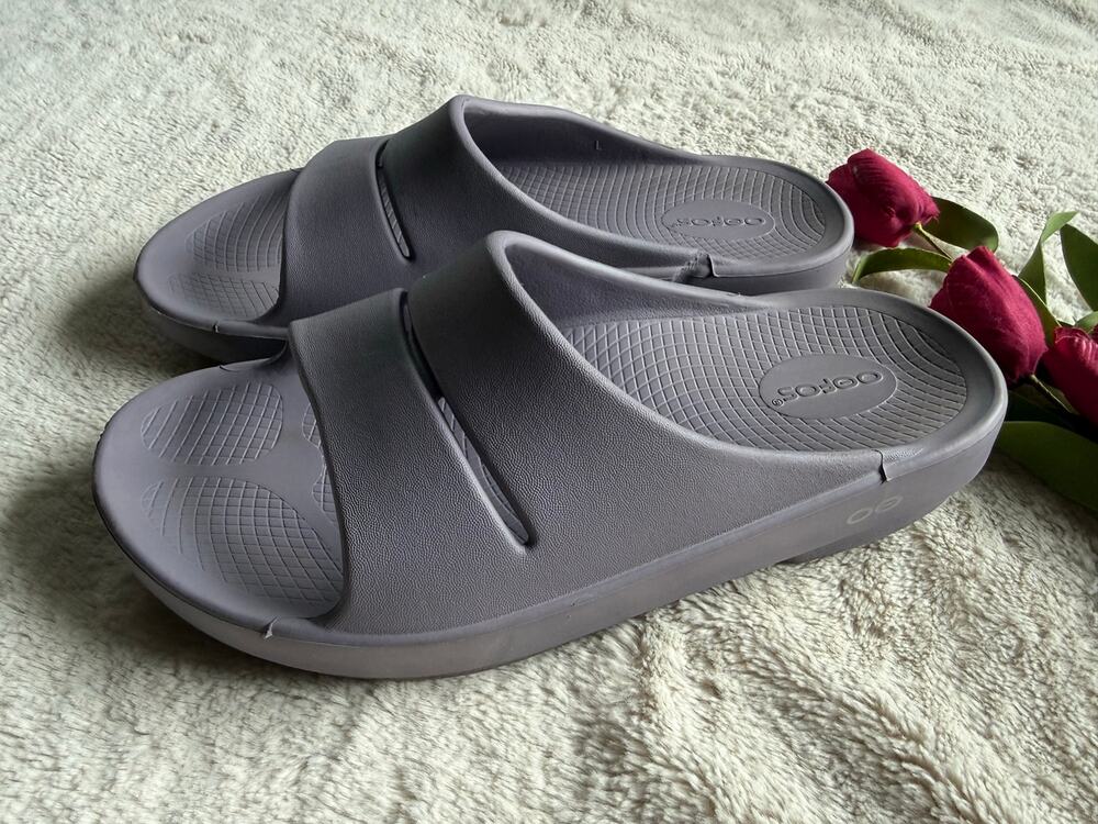 Oofos Light Purple Slide Sandals Mens 8 Womens 10